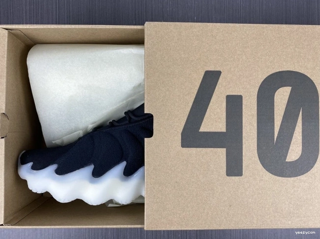400 YEEZY ADIDAS H68031 0819